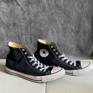 Converse Chuck Taylor All Star Black High Top M9.5